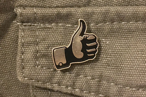 'Thumbs Up' Manicule Pin